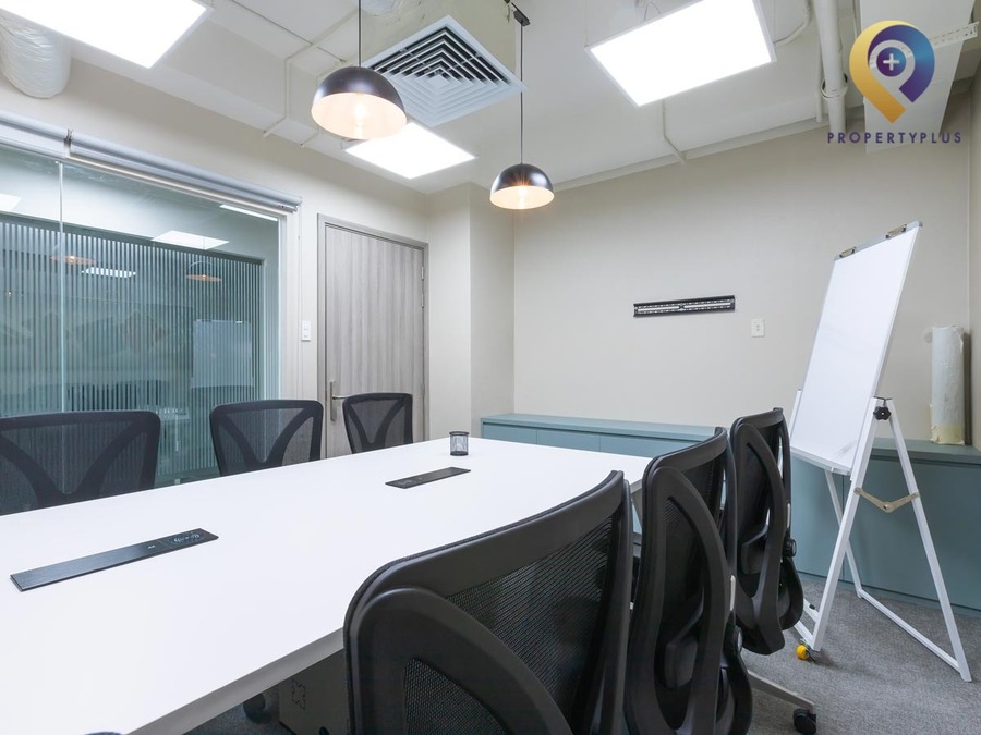 Regus Ung Van Khiem